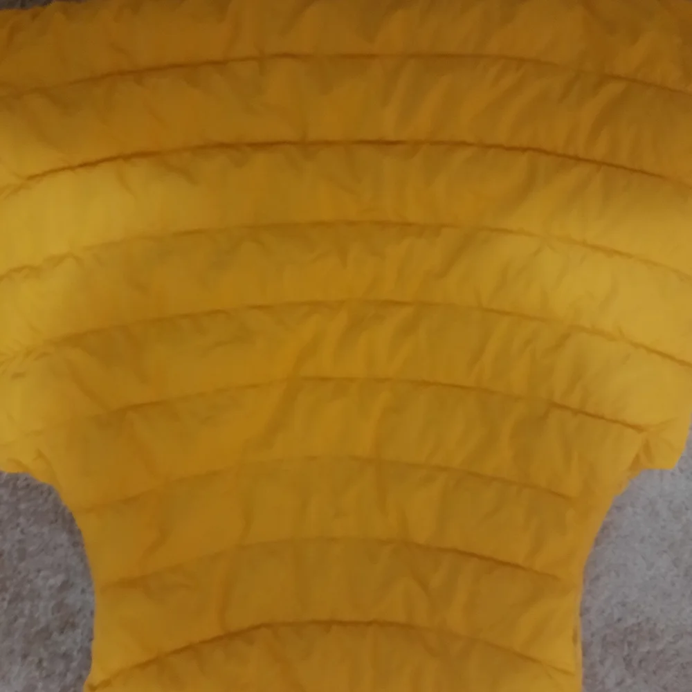 GAP Yellow Puffer Vest - Picture 4 of 4
